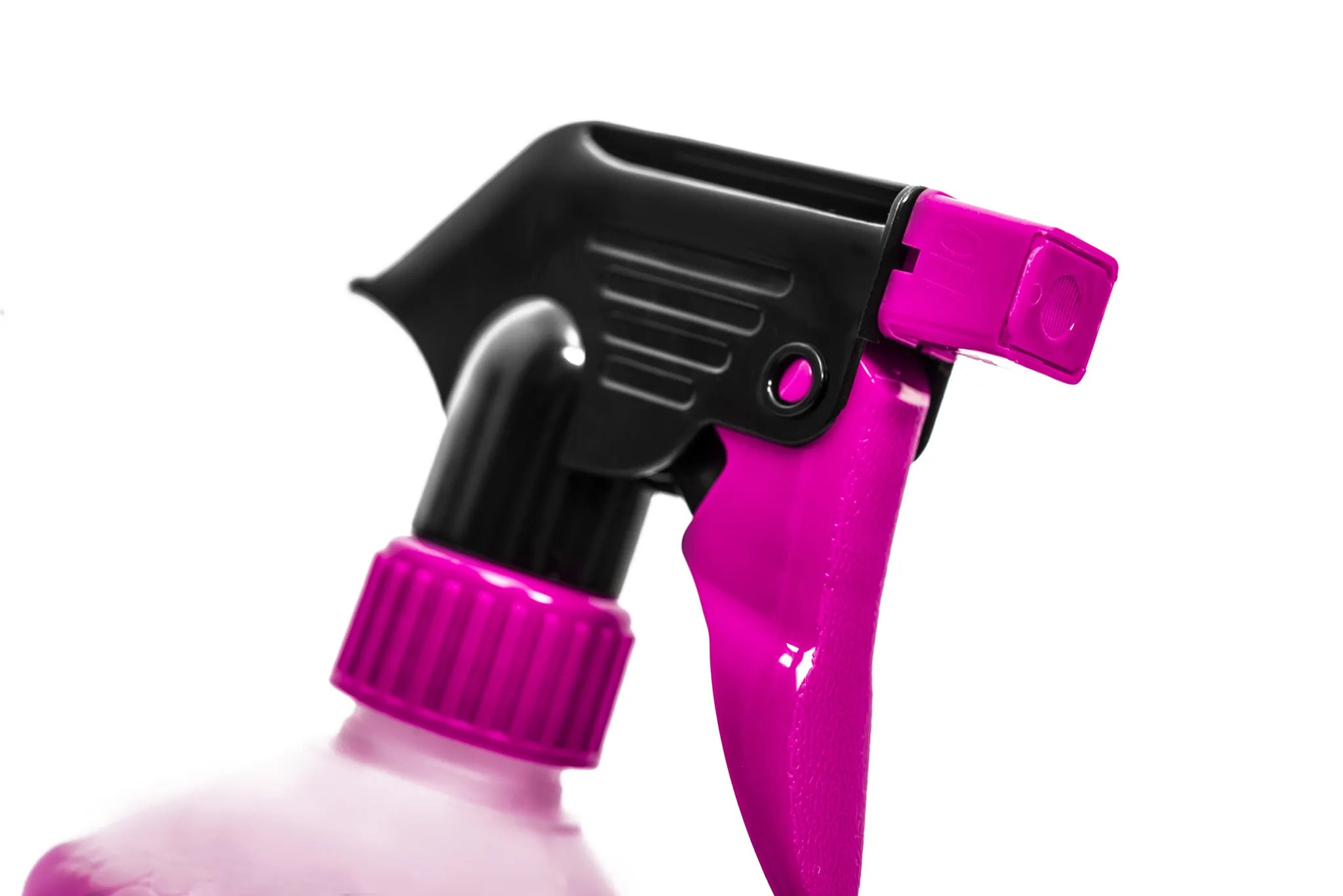 Detailopname van de roze en zwarte spuitkop van Muc-Off Bike Cleaner