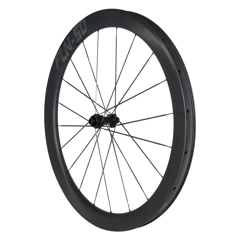 Handgespaakte carbon gravel wielen met een extreem laag gewicht vanaf 1165 gram GreenGrav Wheels. Carbon